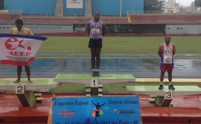 Atleta conquista primeiro lugar no Campeonato Regional Aberto de Atletismo