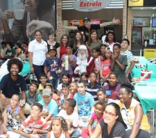 Fundo Social promove atividade com 30 crianças no shopping