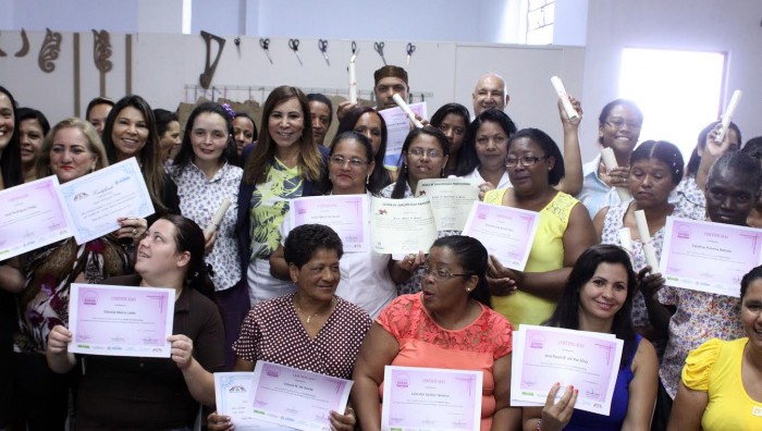 Gerando Renda forma mais 200 profissionais