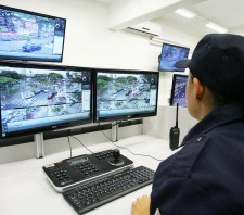 GCM de Suzano prende pichadores no Centro