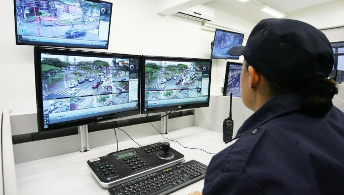 GCM de Suzano prende pichadores no Centro