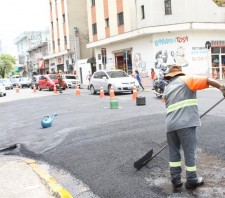 Prefeitura prossegue com reparos em depressões no viário central