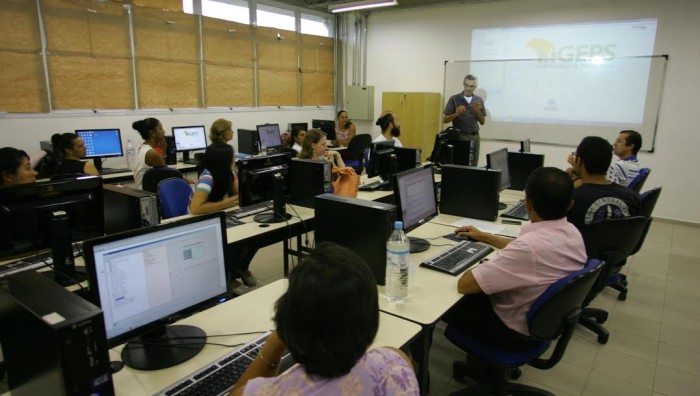 Desenvolvimento Social: Prefeitura capacita funcionários para utilização de sistema informatizado