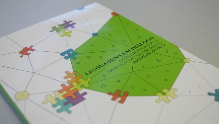 Professoras da rede municipal relatam práticas pedagógicas em livro “Linguagens em Diálogo”