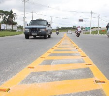 Motoristas aprovam pintura de faixas de rolamento da Rua João Batista Fitipaldi