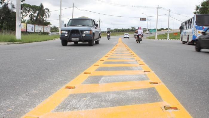 Motoristas aprovam pintura de faixas de rolamento da Rua João Batista Fitipaldi
