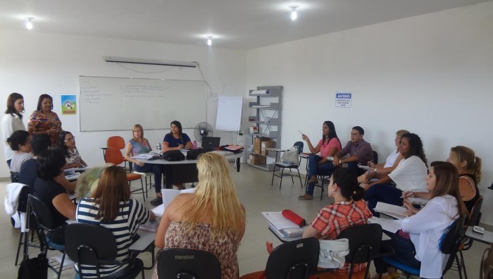 Professores de Educação Especializada se reúnem para elaborar plano de trabalho