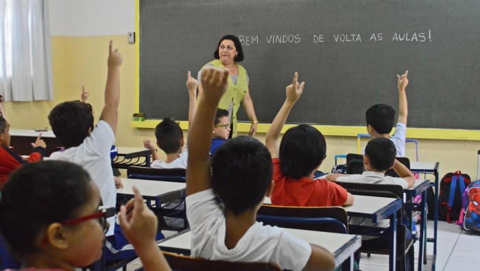 Prefeitura realiza trabalho diferenciado de acolhimento no primeiro dia de aula