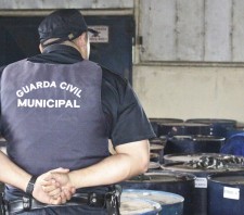 GCM desarticula ação de galpão responsável por descarte irregular de resíduos