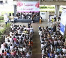 Café com música: Evento reúne mais de 300 mulheres