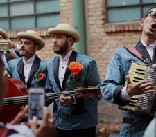 Suzano receberá espetáculo musical “Flamingos de Fuego” nesta sexta-feira