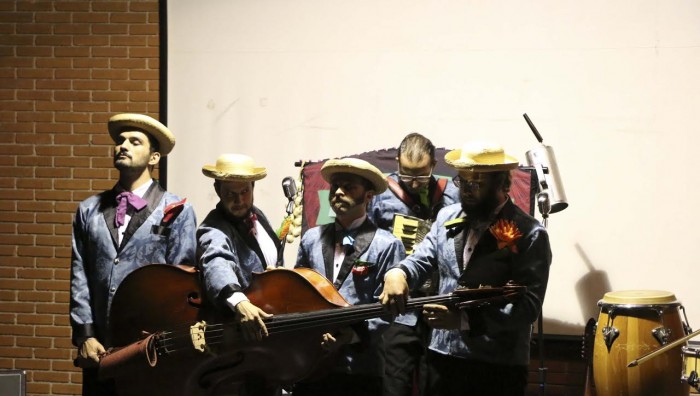 Apresentação da banda “Flamingos de Fuego” lota Centro Cultural Moriconi
