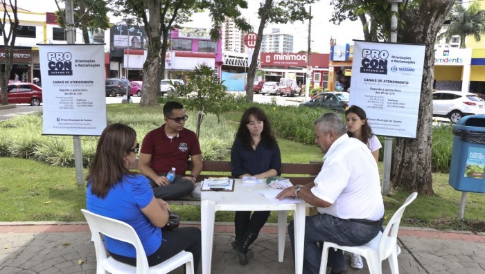 Procon orienta população na Praça dos Expedicionários