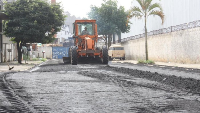 Prefeitura realiza manutenção no Jardim Lazzareschi e Palmeiras