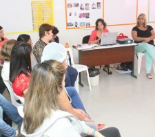 Parada Pedagógica mobiliza educadores e comunidade para discussão do Plano Municipal de Educação