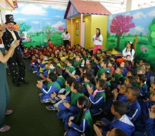 Cidade do Livro atende quase mil alunos no primeiro dia de funcionamento em Suzano