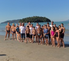 Alunos da Escolinha de Natação conquistam 14 medalhas em torneio