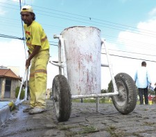 Mutirão de revitalização da prefeitura chega ao “Setor C” e agrada moradores
