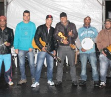 Grupo de pagode movimenta mais uma edição do projeto Arte na Feira