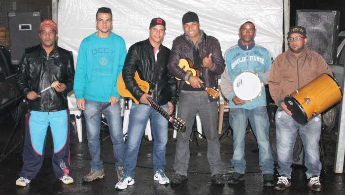 Grupo de pagode movimenta mais uma edição do projeto Arte na Feira