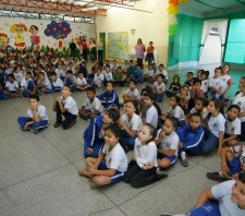Educação entrega 350 livros para escolas vencedoras do projeto de incentivo à leitura