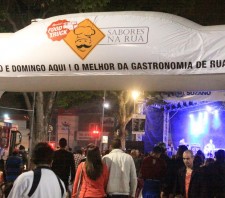 Sabores na Rua e shows atraem mais de 25 mil suzanenses
