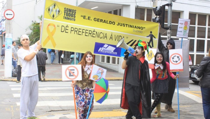 Alunos da Escola Geraldo Justiniano participam de Gincana Cultural