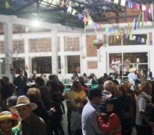 Terceira edição do “Arraiá” do Fundo Social reúne aproximadamente 450 pessoas