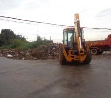 Prefeitura recolhe mais de 1,5 mil toneladas de lixo e entulho no Miguel Badra