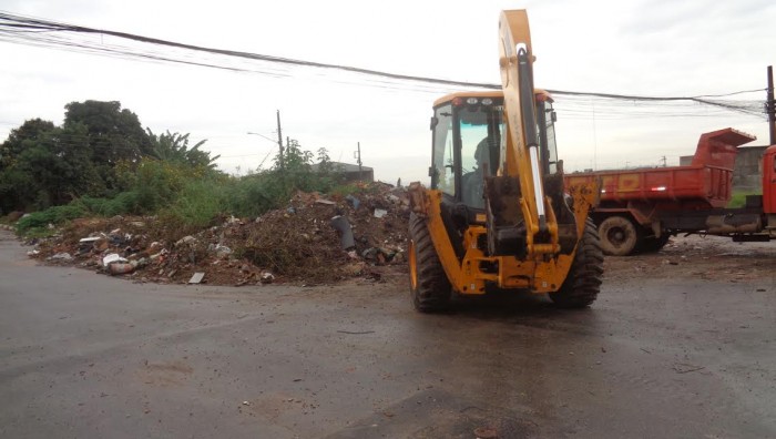 Prefeitura recolhe mais de 1,5 mil toneladas de lixo e entulho no Miguel Badra