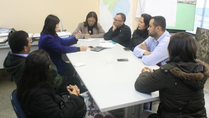 Prefeitura conversa com moradores da Vila Urupês sobre iluminação pública