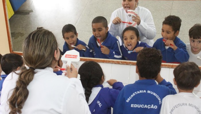 Programa Sorriso nas Escolas atende 1.722 crianças em Junho
