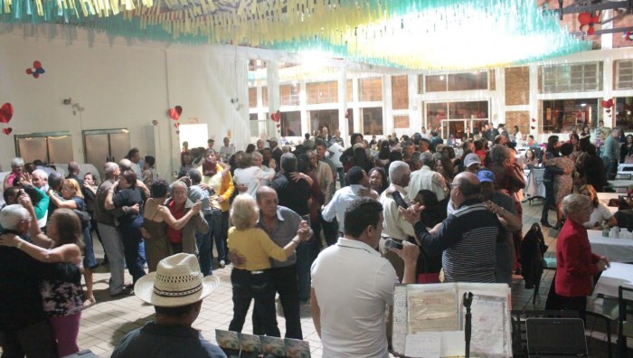 Baile do Fundo Social homenageia os pais neste sábado