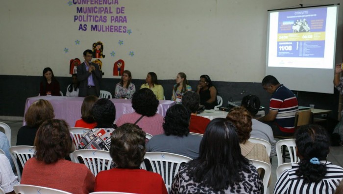Mulheres discutem políticas públicas na segunda pré-conferência