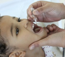 Suzano imuniza mais de 4 mil crianças contra Poliomielite no primeiro dia de vacinação