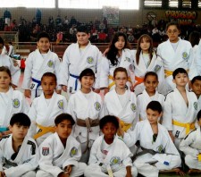 Alunos da Escolinha de Judô se classificam para segunda fase do Inter-Regional