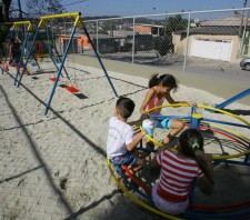 Prefeitura realiza vistoria técnica na praça esportiva do Parque Buenos Aires