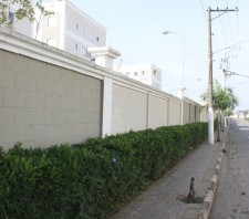 Prefeitura notifica condomínios na Vila Urupês para desobstrução de calçadas