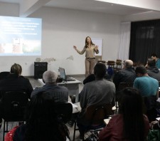 Vigilância Sanitária realiza curso para comerciantes do ramo alimentício