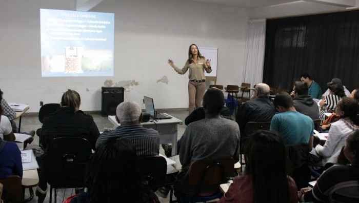 Vigilância Sanitária realiza curso para comerciantes do ramo alimentício