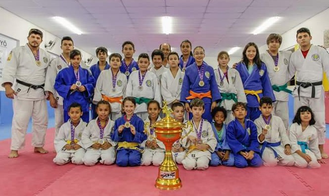 Judô de Suzano conquista 22 medalhas na Copa Sethiro Namie