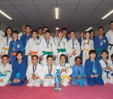 Suzano domina pódio em Itapira com alunos da escolinha de judô