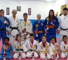 Judocas suzanenses são homenageados em evento em Mogi das Cruzes