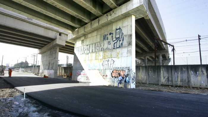 Avenida Brasil recebe asfalto