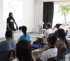Prefeitura de Suzano promove oficina de fotografia para assistidos pelo Programa Ação Jovem