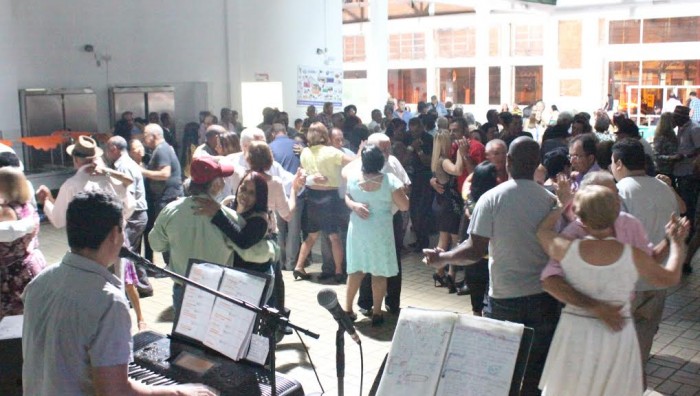 Fundo Social realiza baile “Primavera dos Anos 60” neste sábado