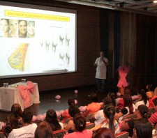 Outubro Rosa reforça luta contra o câncer de mama e colo de útero