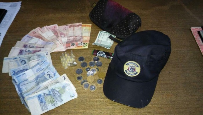 GCM de Suzano prende em flagrante traficante e pichadores na região central