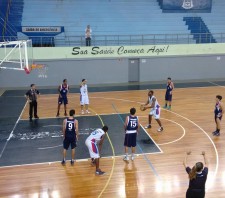 Basquete de Suzano realiza festa para difundir a modalidade