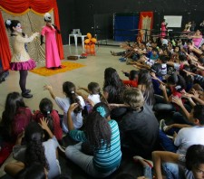 Atrações de circo agitam Centro Cultural Colorado